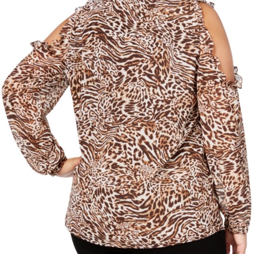 🎉HP🎉 Bare shoulder blouse - Picture 4 of 10
